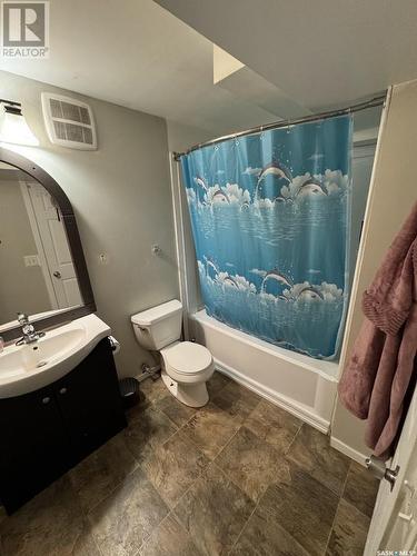 339 Mccarthy Boulevard, Regina, SK - Indoor Photo Showing Bathroom