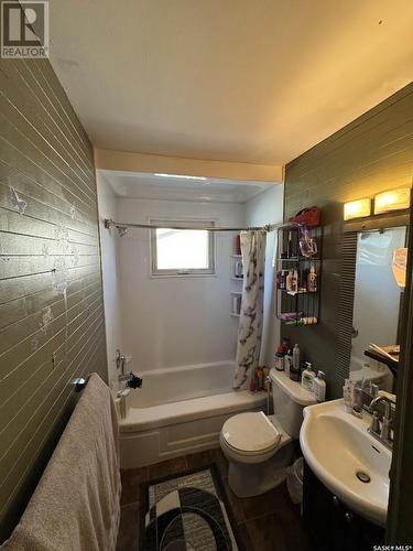 339 Mccarthy Boulevard, Regina, SK - Indoor Photo Showing Bathroom