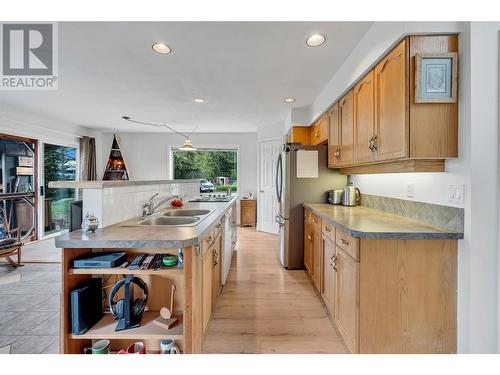 100 Mountain View Road, Summerland, BC - Indoor Photo Showing Kitchen With Double Sink
