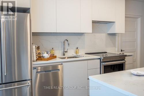 206 - 195 Hunter Street E, Peterborough, ON - Indoor Photo Showing Kitchen With Upgraded Kitchen