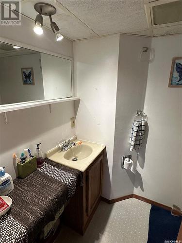129 Birch Drive, Weyburn, SK - Indoor Photo Showing Bathroom