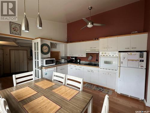 129 Birch Drive, Weyburn, SK - Indoor Photo Showing Kitchen