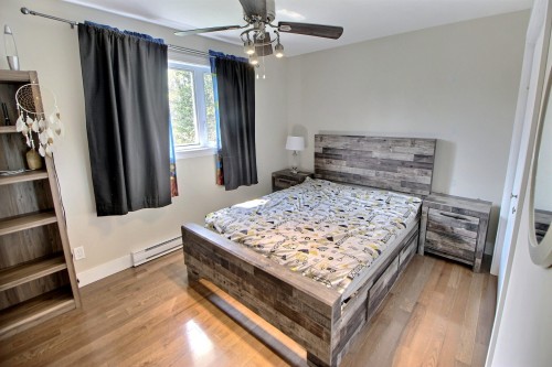 Chambre à coucher - 562 Route 111, Saint-Marc-De-Figuery, QC - Indoor Photo Showing Bedroom