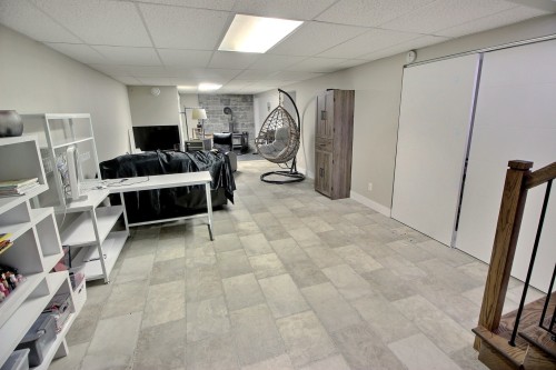Salle familiale - 562 Route 111, Saint-Marc-De-Figuery, QC - Indoor