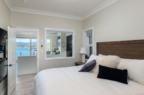 6B-1000 Sookepoint Pl, Sooke, BC - Indoor Photo Showing Bedroom