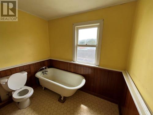 32 O'Reilly Street, Placentia, NL - Indoor Photo Showing Bathroom