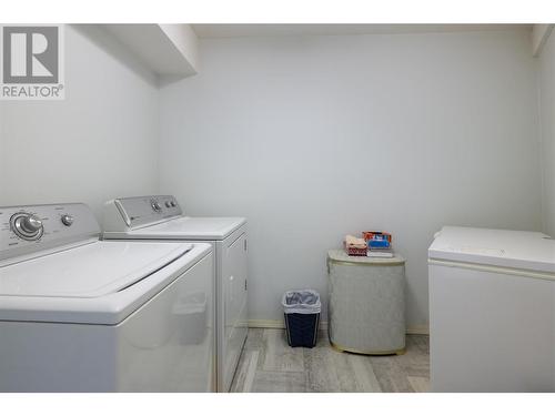 8827 Michael Drive, Coldstream, BC - Indoor Photo Showing Laundry Room