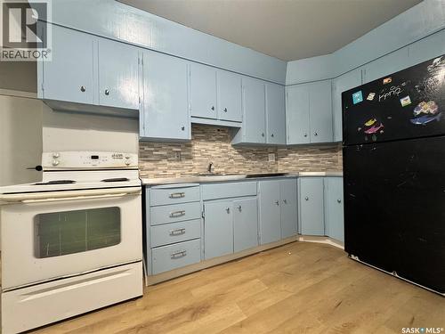 1157 Cameron Street, Regina, SK - Indoor Photo Showing Kitchen