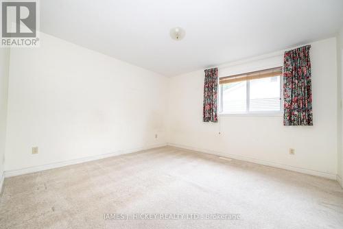11 Banting Drive, Deep River, ON - Indoor Photo Showing Other Room
