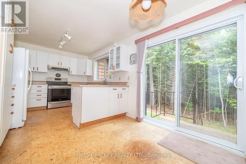 11 Banting Drive, Deep River, ON - Indoor Photo Showing Kitchen