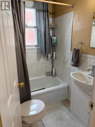 1123 Secord Avenue, Ottawa, ON - Indoor Photo Showing Bathroom