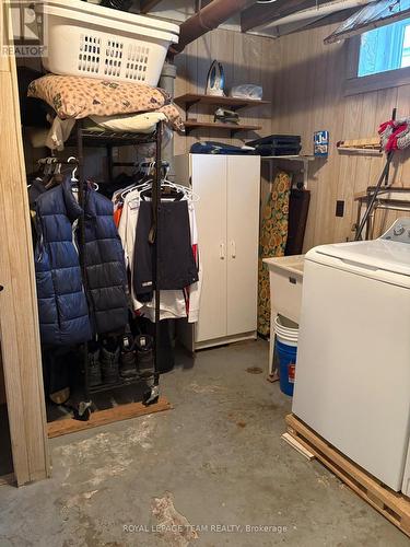 1123 Secord Avenue, Ottawa, ON - Indoor Photo Showing Laundry Room