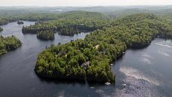 33 Rue du Canard  Sainte-Marguerite-Du-Lac-Masson, QC J0T 1L0