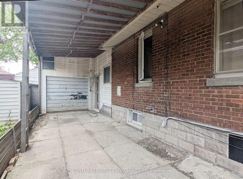 1169 Oxford Street E, London East (East G), ON -  With Exterior