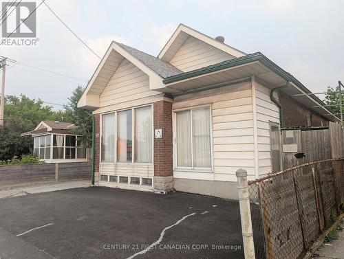 1169 Oxford Street E, London East (East G), ON 