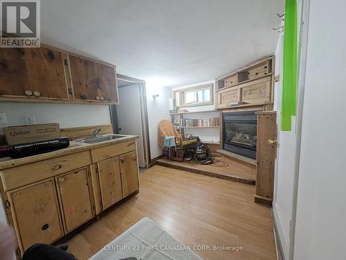 1169 Oxford Street E, London East (East G), ON 