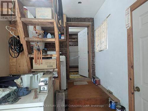 1169 Oxford Street E, London East (East G), ON 