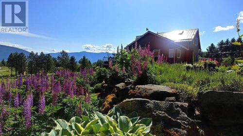 1067 SIMMONS Road  Creston, BC V0B 1G7