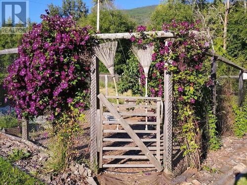 1067 Simmons Road, Creston, BC - Outdoor