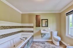 Salle de bains attenante à la CCP - 