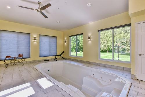 Other - 14 Rue Duperré, Brownsburg-Chatham, QC - Indoor