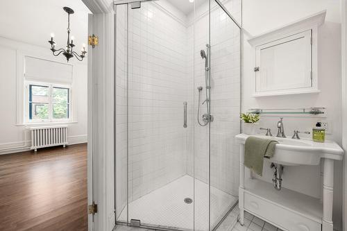 Bathroom - 3982 Av. Laval, Montréal (Le Plateau-Mont-Royal), QC 