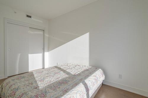 Primary bedroom - 506-1170 Rue Montcalm, Montréal (Ville-Marie), QC - Indoor Photo Showing Bedroom