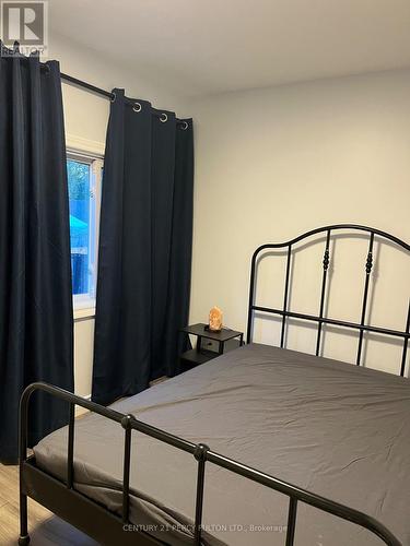 912 Beechwood Avenue, Mississauga, ON - Indoor