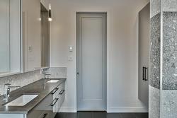 Salle de bains attenante à la CCP - 