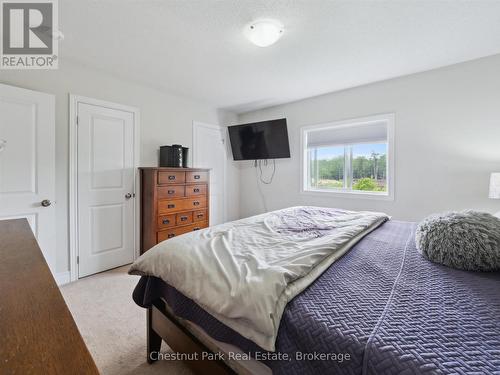 master bedroom - 245 Wild Rose Drive, Gravenhurst (Muskoka (S)), ON - Indoor Photo Showing Bedroom