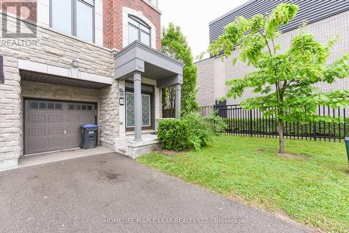 1 - 350 LADYCROFT TERRACE  Mississauga, ON L5A 3N7