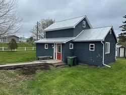 33 KNIGHTS Avenue  Souris, PE C0A 2B0