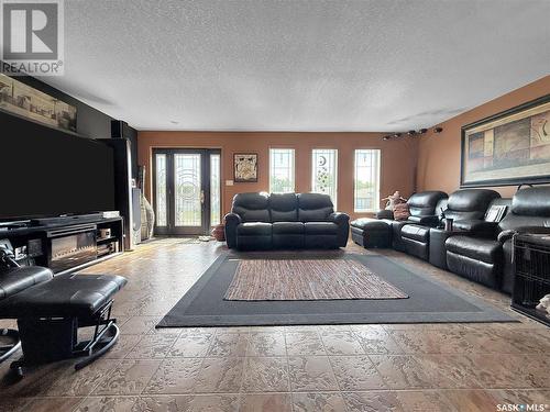 540 Stanley Street, Esterhazy, SK - Indoor Photo Showing Living Room