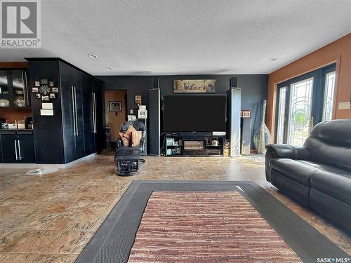 540 Stanley Street, Esterhazy, SK - Indoor Photo Showing Living Room