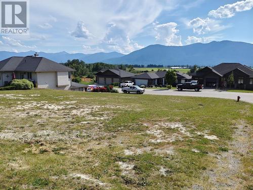 1002 Selkirk Drive, Creston, BC 