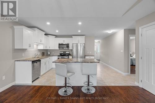 40 Devon Drive, South Huron (Exeter), ON - Indoor Photo Showing Kitchen With Upgraded Kitchen