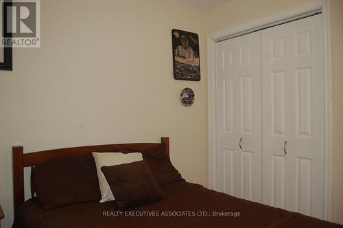 211 Alpine Lake Road, Trent Lakes, ON - Indoor Photo Showing Bedroom