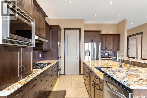 4350 Sandpiper Crescent E, Regina, SK - Indoor Photo Showing Kitchen With Upgraded Kitchen