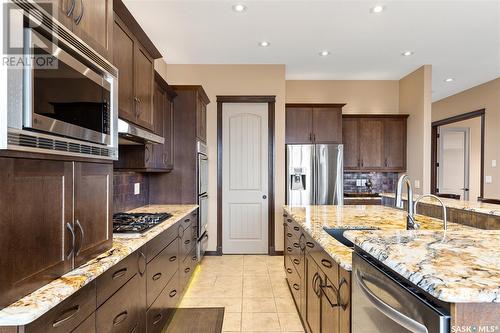 4350 Sandpiper Crescent E, Regina, SK - Indoor Photo Showing Kitchen With Upgraded Kitchen