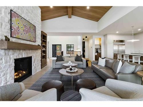 17 Blake Crt, Fredericton, NB 