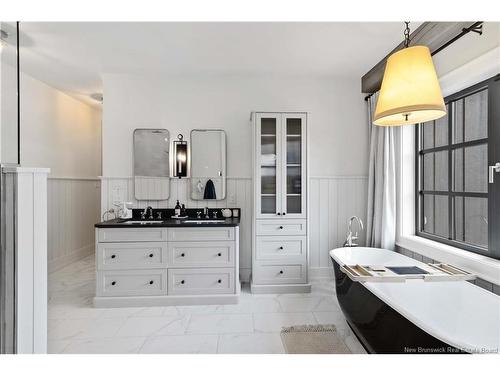 17 Blake Crt, Fredericton, NB 