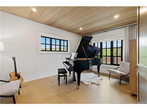 17 Blake Crt, Fredericton, NB 