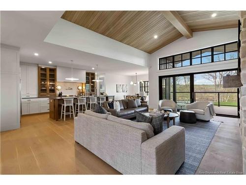 17 Blake Crt, Fredericton, NB 