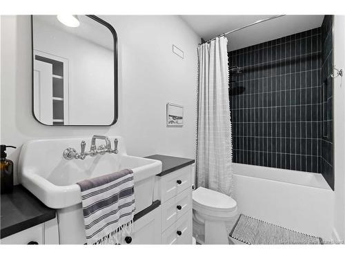 17 Blake Crt, Fredericton, NB 