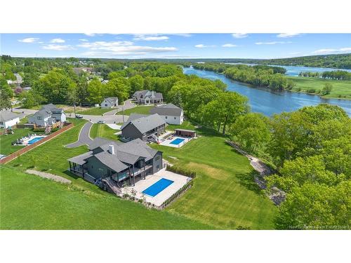 17 Blake Crt, Fredericton, NB 