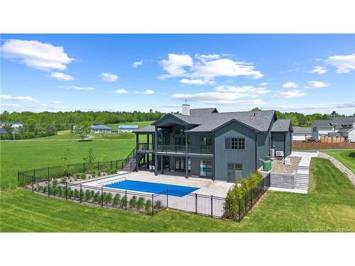 17 Blake Crt, Fredericton, NB 