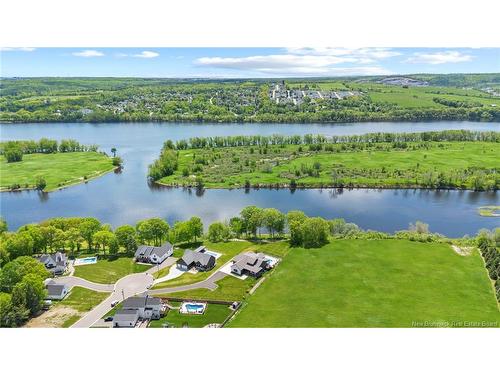 17 Blake Crt, Fredericton, NB 