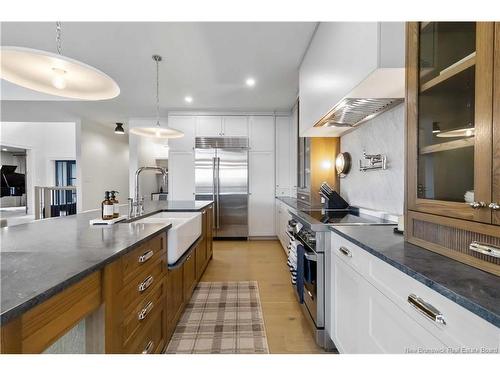 17 Blake Crt, Fredericton, NB 