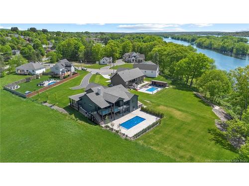 17 Blake Crt, Fredericton, NB 