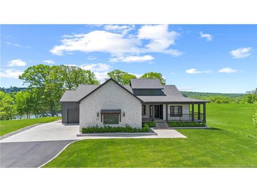 17 Blake Crt, Fredericton, NB 